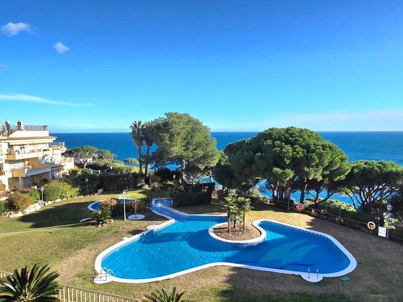FOR SALE — Apartment with Sea View in Sant Feliu de Guíxols