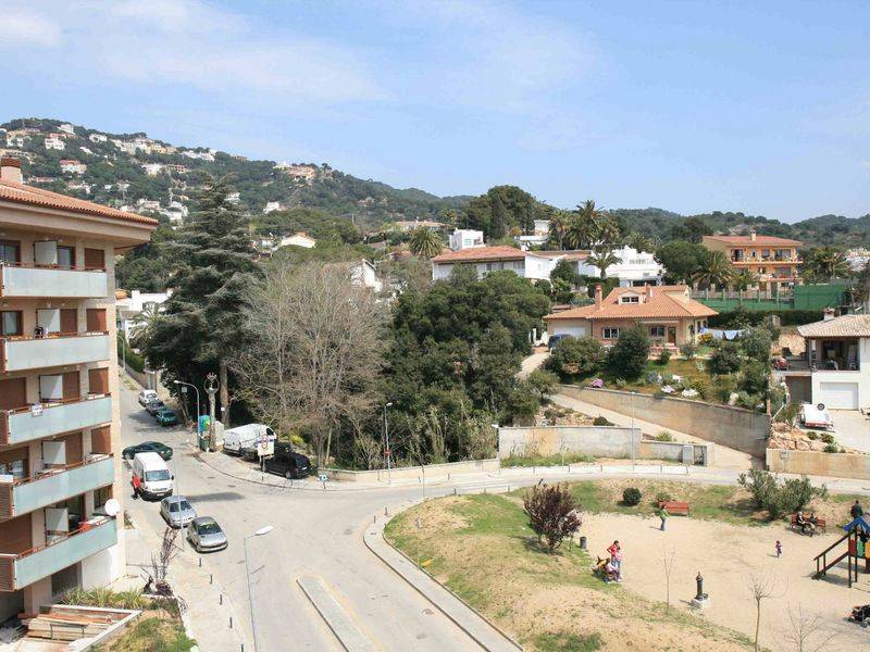 Modern Apartment with Pool and Parking in Lloret de Mar