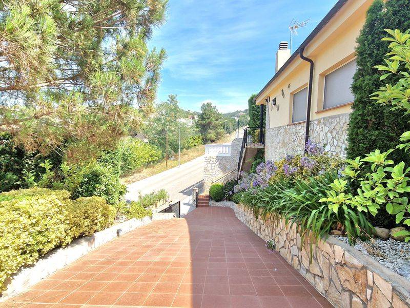 House for Sale in Pinares, Lloret de Mar – 3 Bedrooms