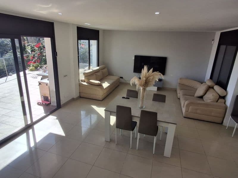 EN VENTA! CASA CON PISCINA PRIVADA Y VISTAS AL MAR