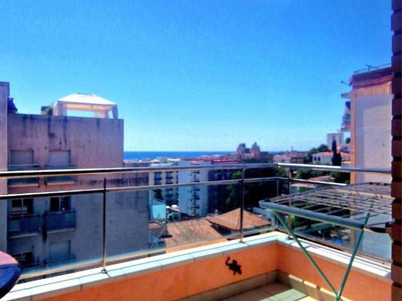 🏡 Cozy Apartment in the Heart of Lloret de Mar — Near the Beach!