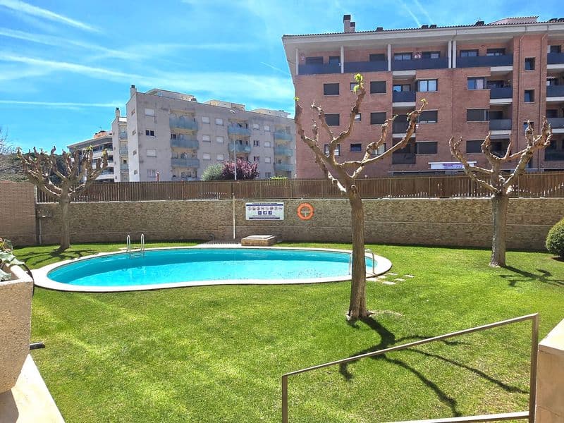 Luminoso Apartamento en Fenals, a Solo 250 m de la Playa!