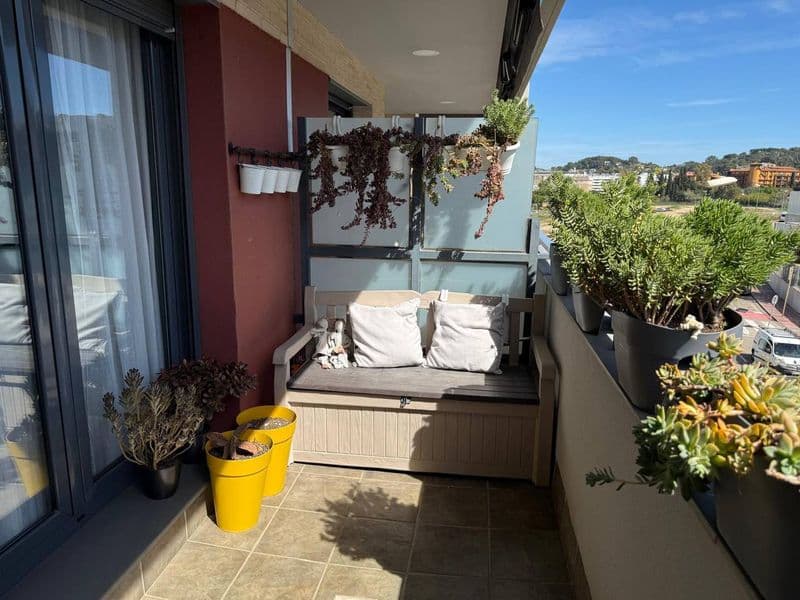 Moderno Piso con Amplia Terraza en la Prestigiosa Zona de Fenals, Lloret de Mar