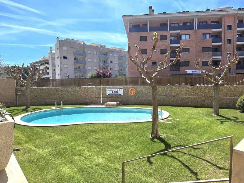 Luminoso Apartamento en Fenals, a Solo 250 m de la Playa!