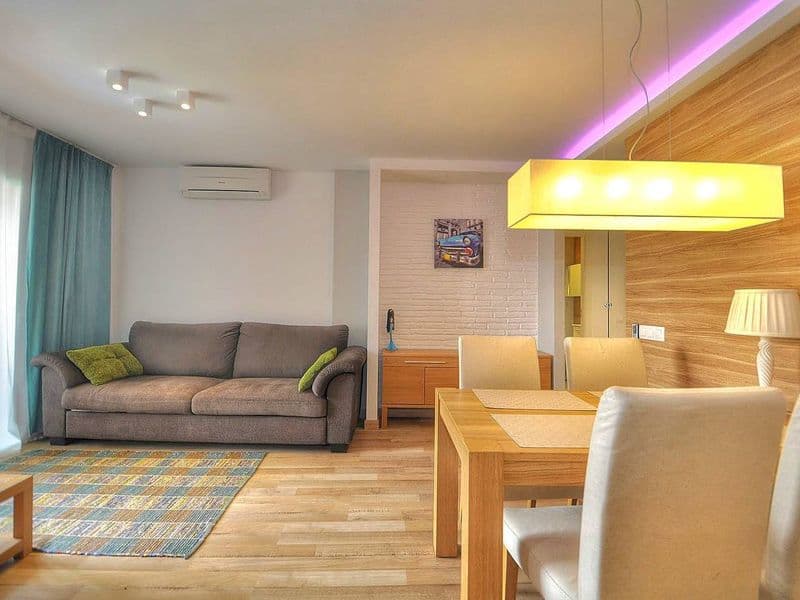 Bonito Apartmento con Piscina y Terraza