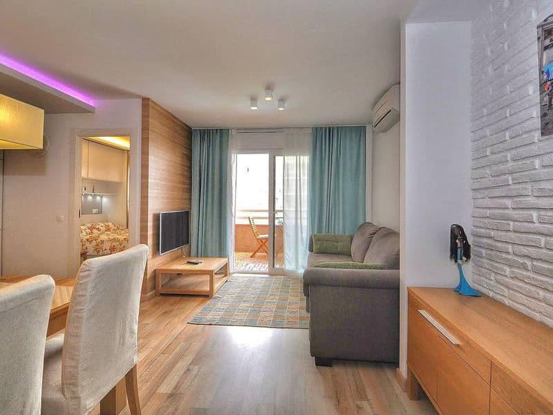 Bonito Apartmento con Piscina y Terraza