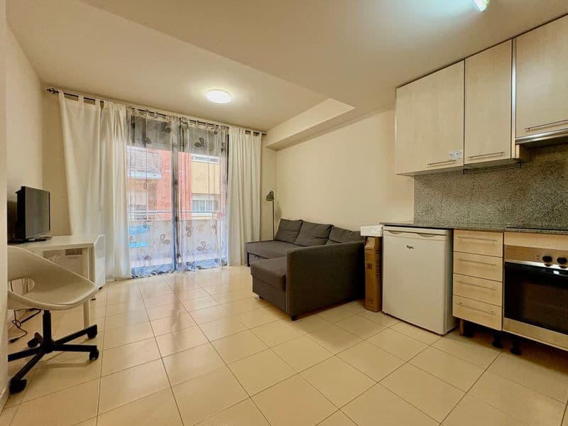 Acogedor Apartamento a 200 Metros de la Playa Principal en Lloret de Mar