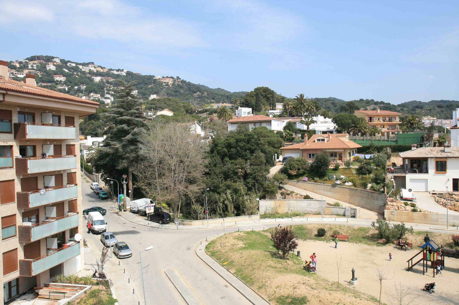 Modern Apartment with Pool and Parking in Lloret de Mar