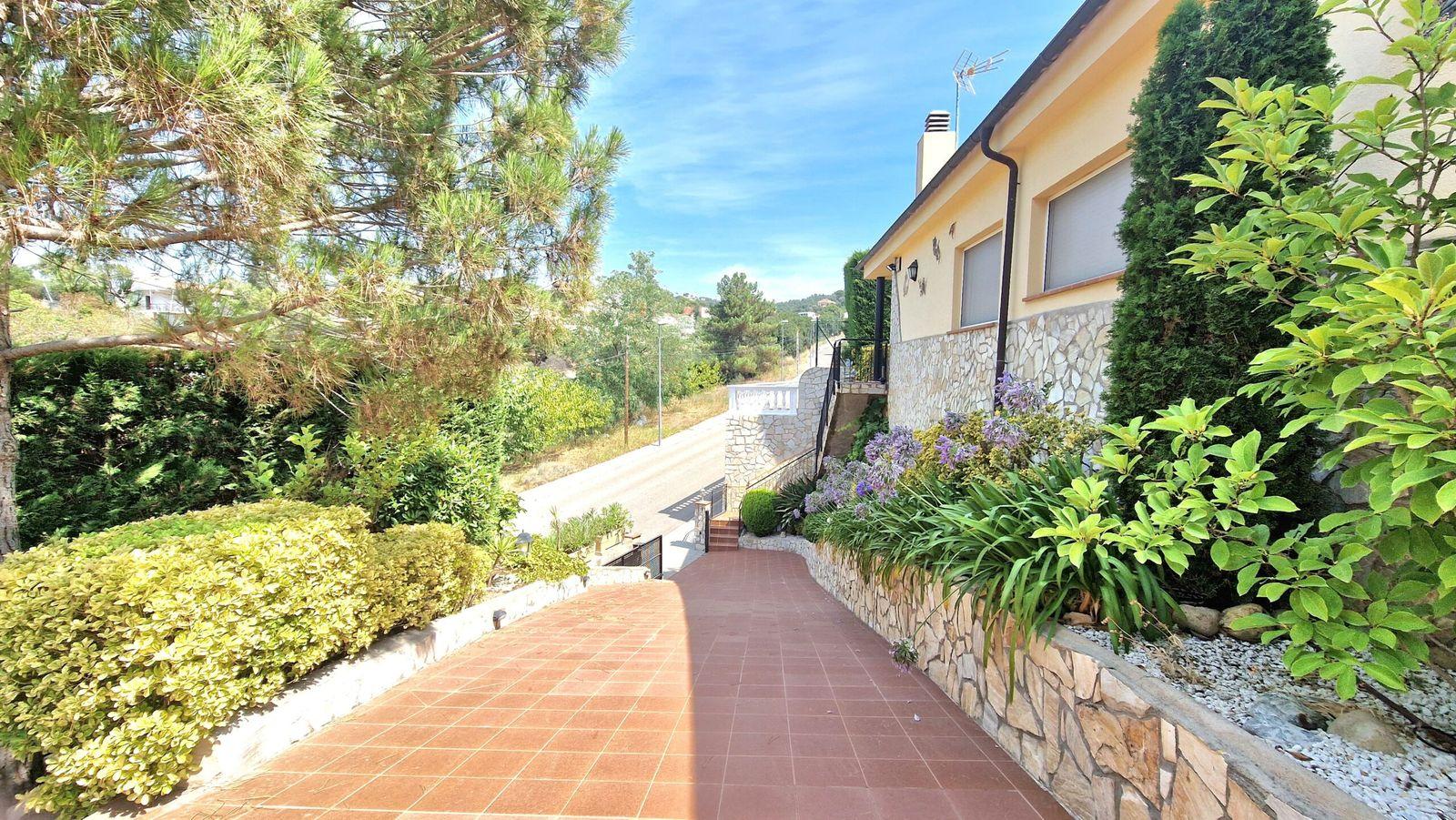 House for Sale in Pinares, Lloret de Mar – 3 Bedrooms