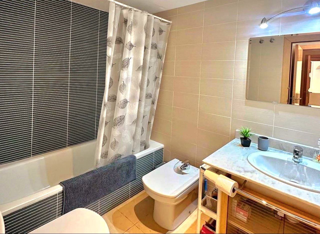 5915851000068031773_121