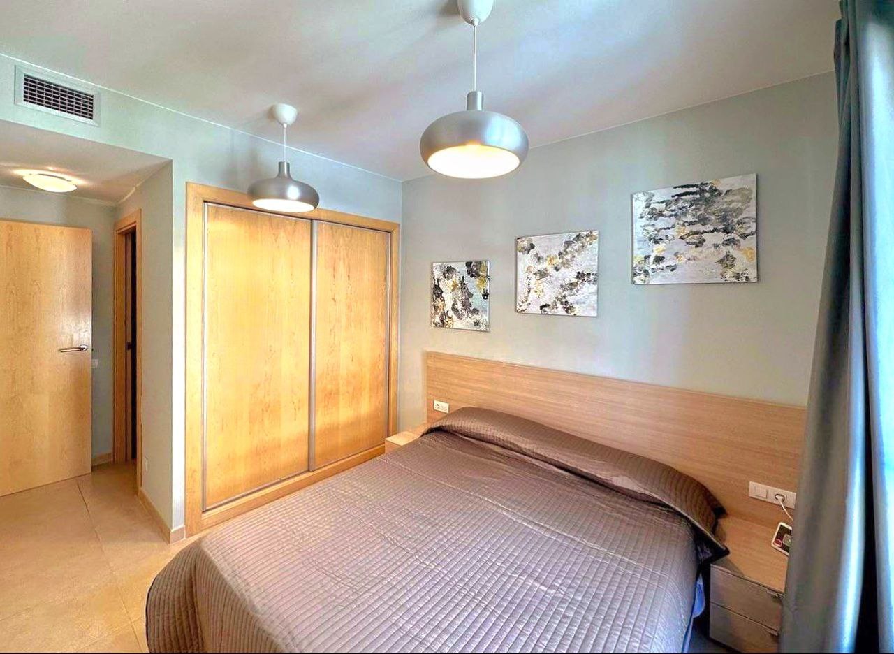 5915851000068031774_121