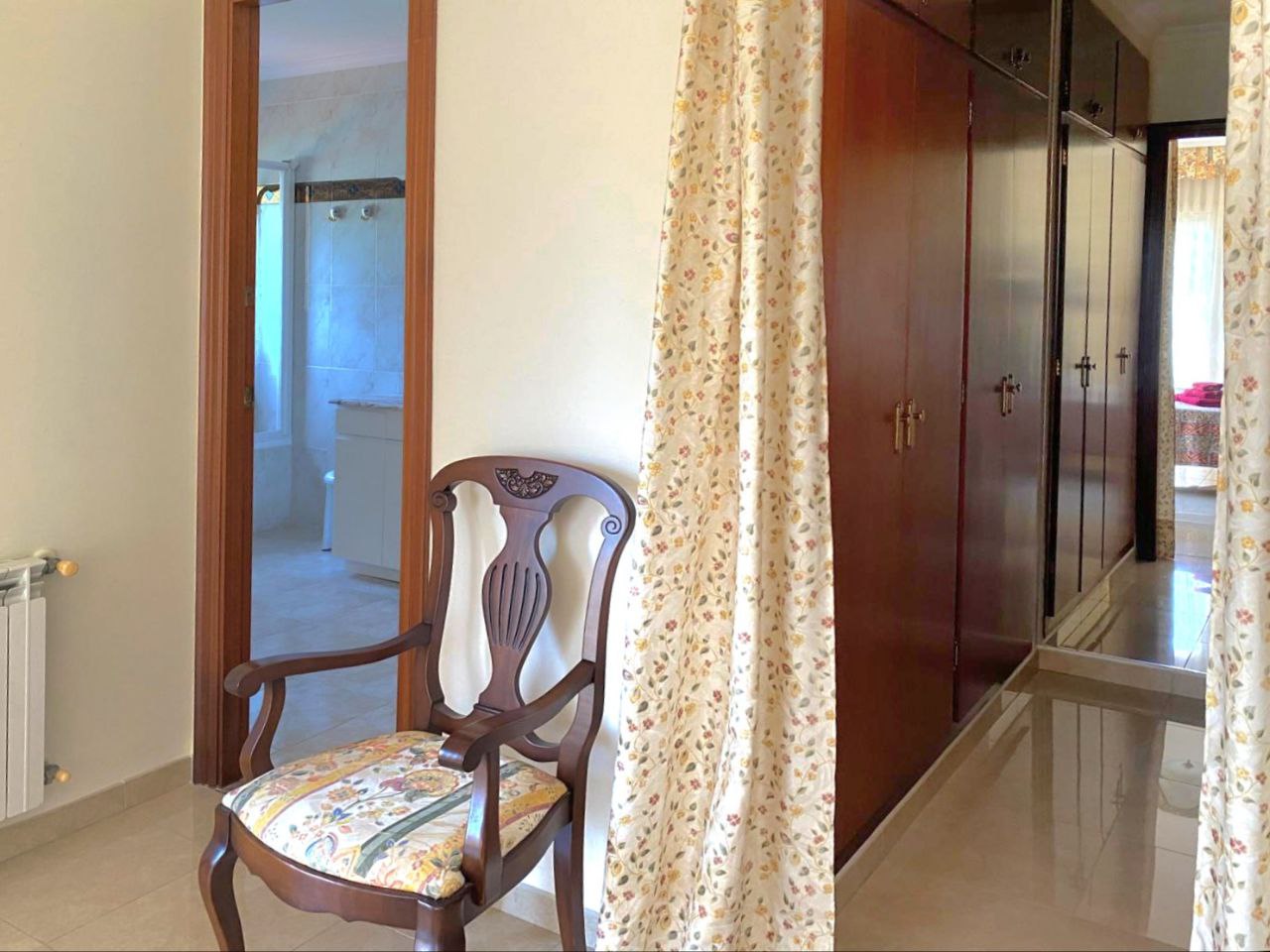 5942566555642611167_121