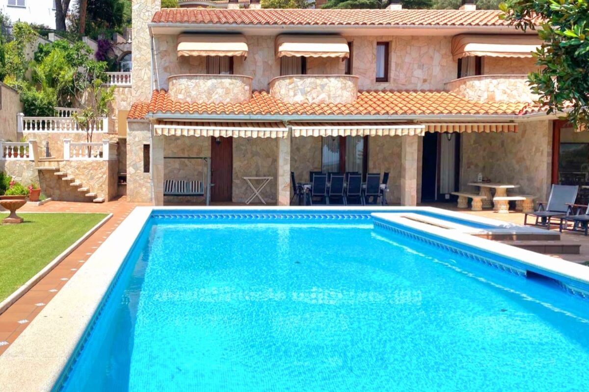 Villa Rental in Cala Sant Francesc – Costa Brava С080