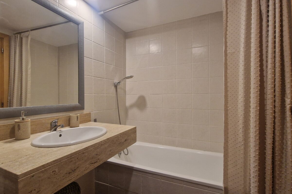 Apartment Bonito with Terrace in Lloret de Mar -go2lloret