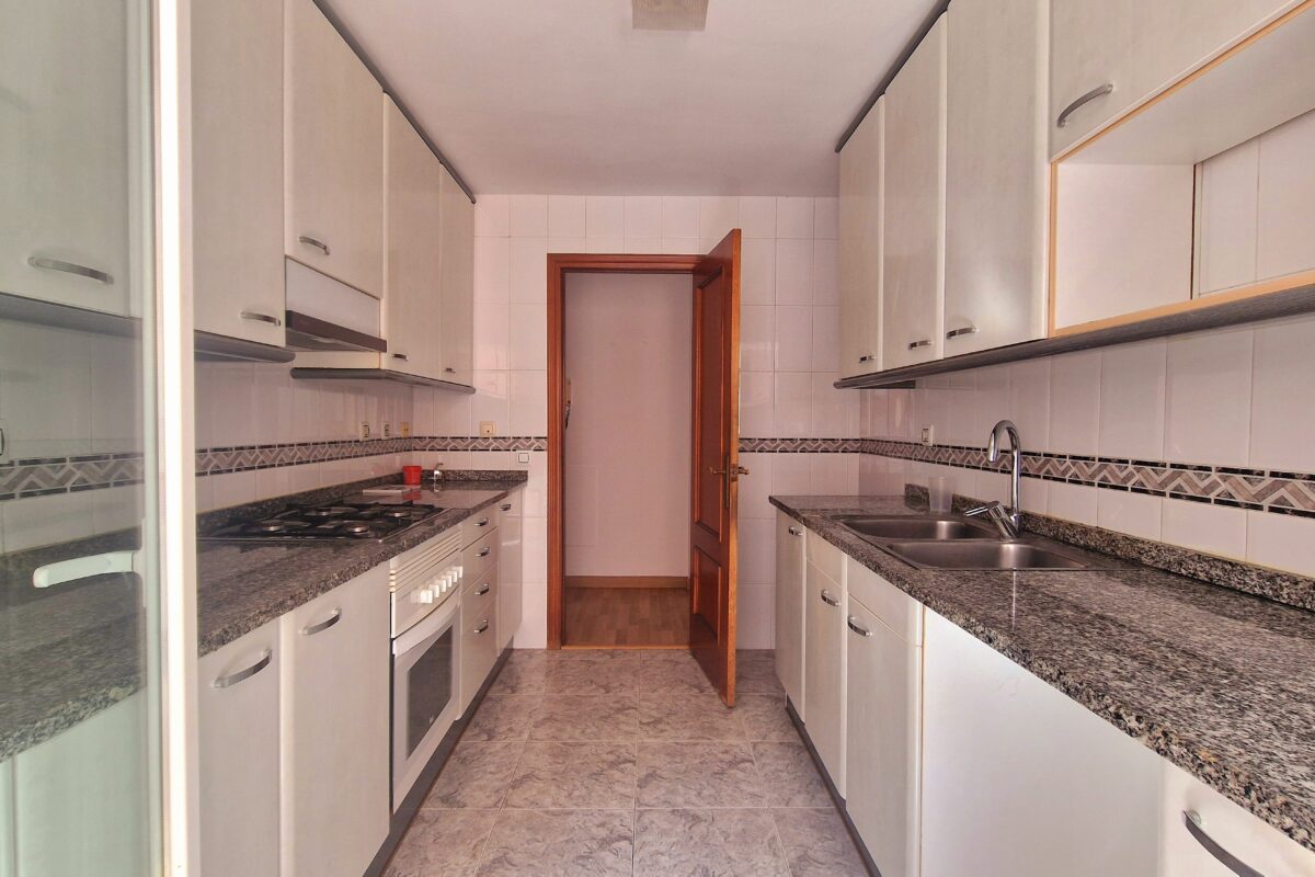 Spacious 4-Bedroom Apartment – Lloret de Mar