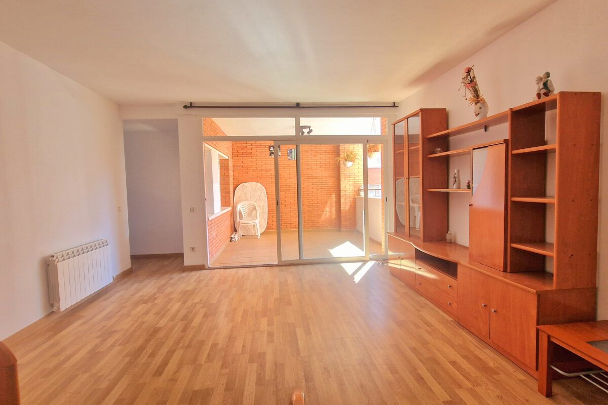Spacious 4-Bedroom Apartment – Lloret de Mar