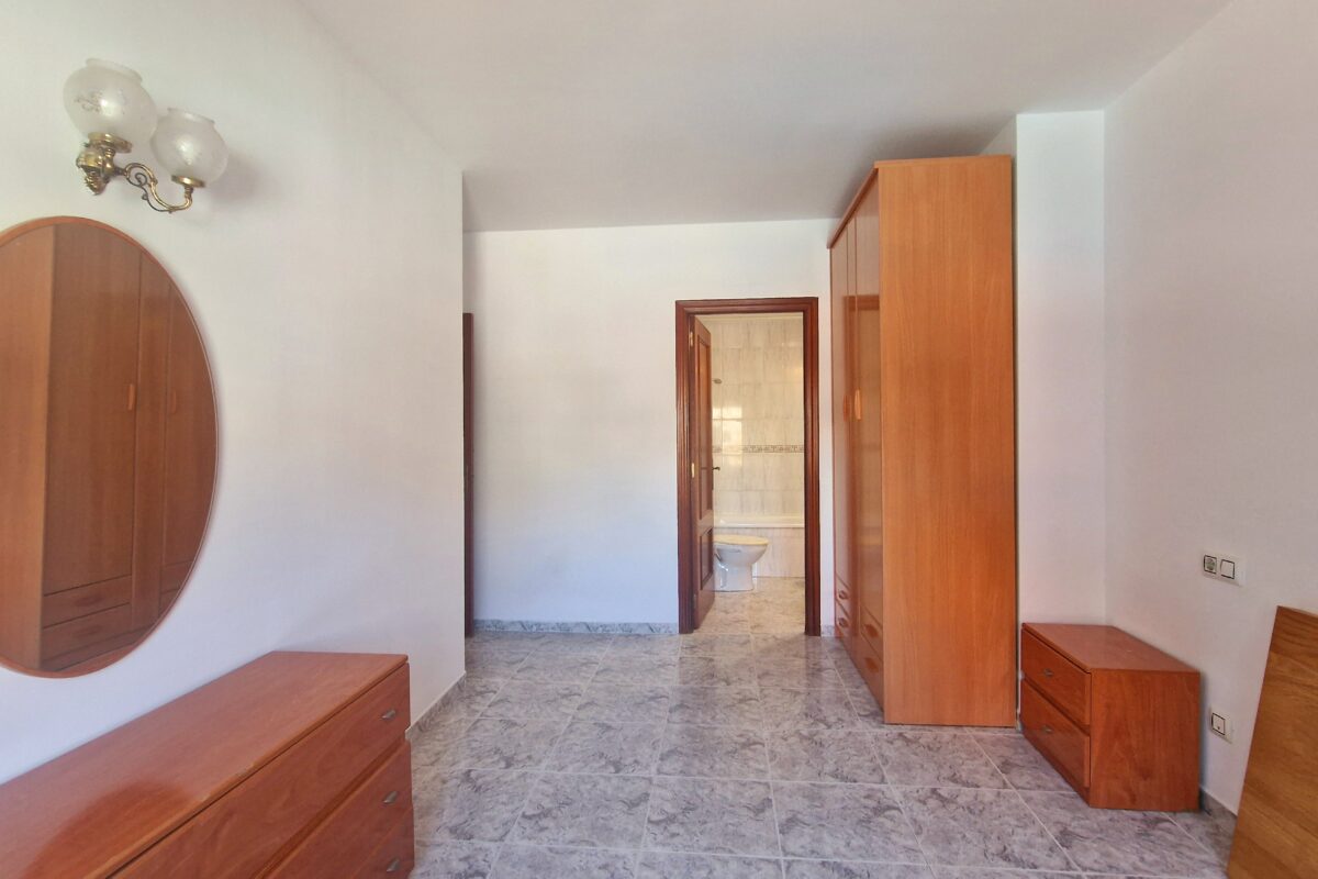 Spacious 4-Bedroom Apartment – Lloret de Mar
