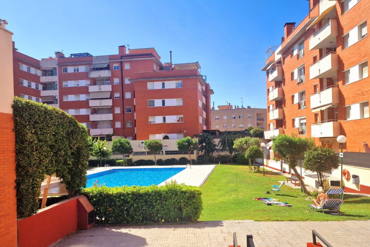 Spacious 4-Bedroom Apartment – Lloret de Mar