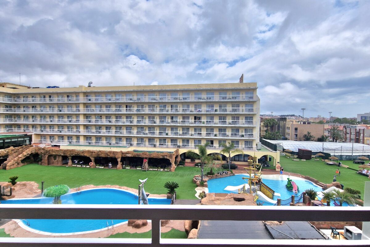 Apartment Columbo-Go2lloret in Rieral, Lloret de Mar — Perfect Summer Rental