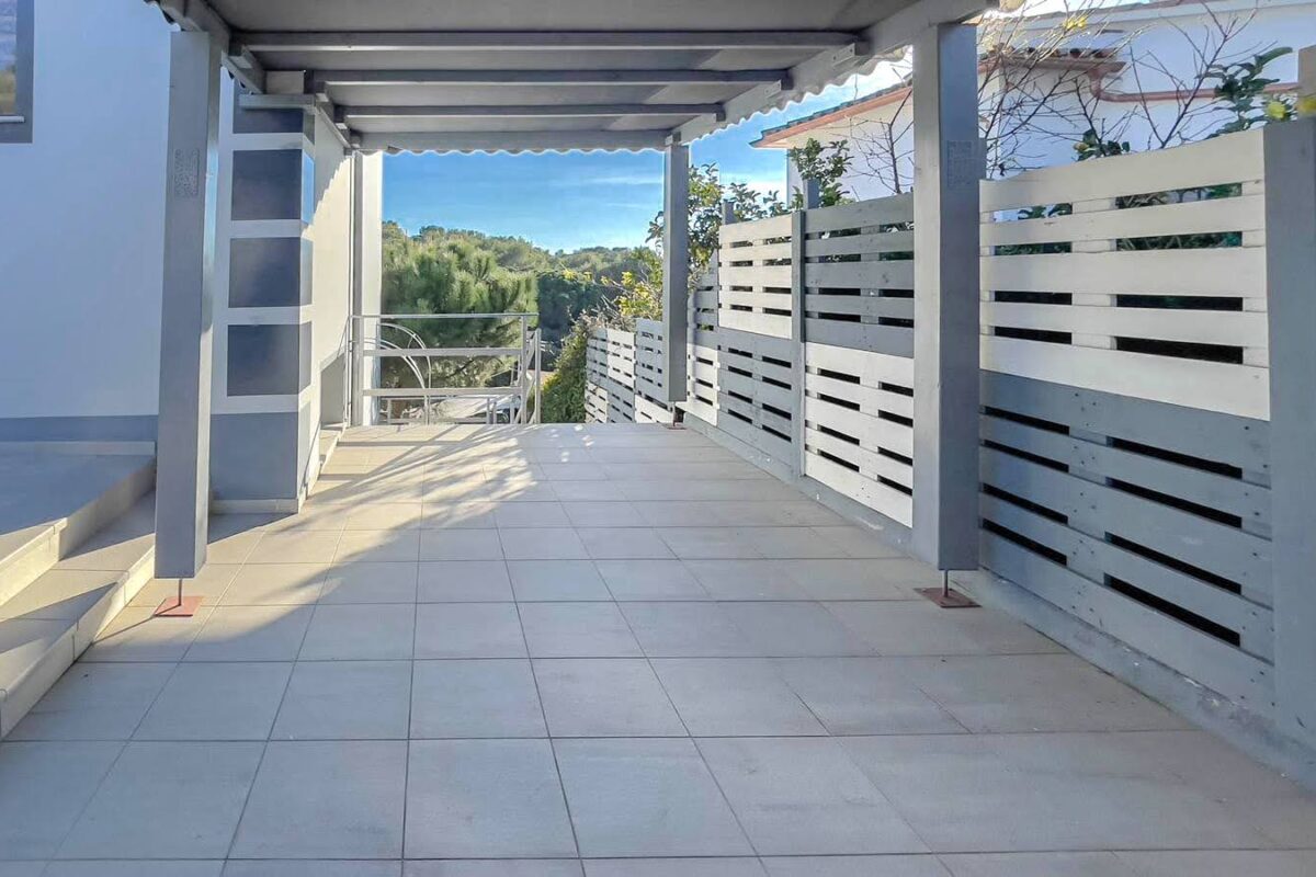 Beautiful House for Sale in Mas Romeu, Just 2 km from the Beach