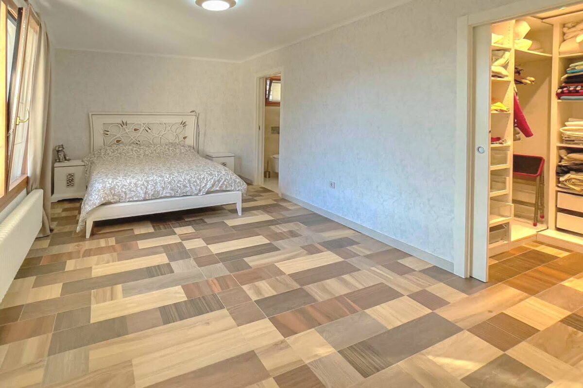 Beautiful House for Sale in Mas Romeu, Just 2 km from the Beach