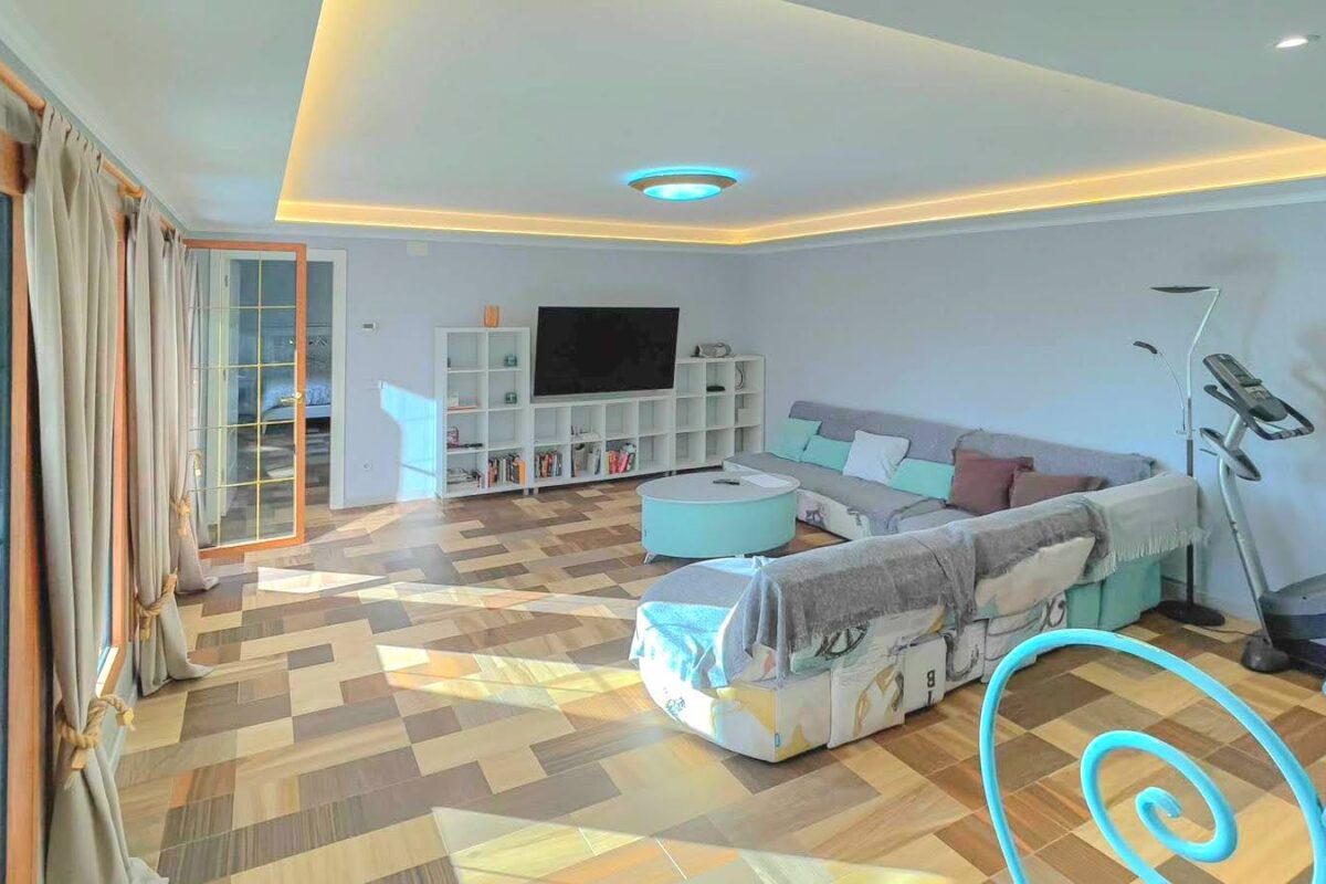 Beautiful House for Sale in Mas Romeu, Just 2 km from the Beach