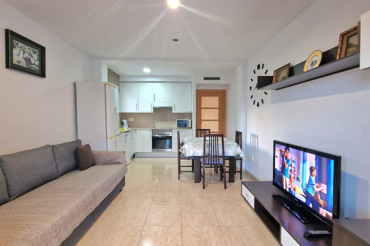 🏡 Cozy Apartment in the Heart of Lloret de Mar — Near the Beach!