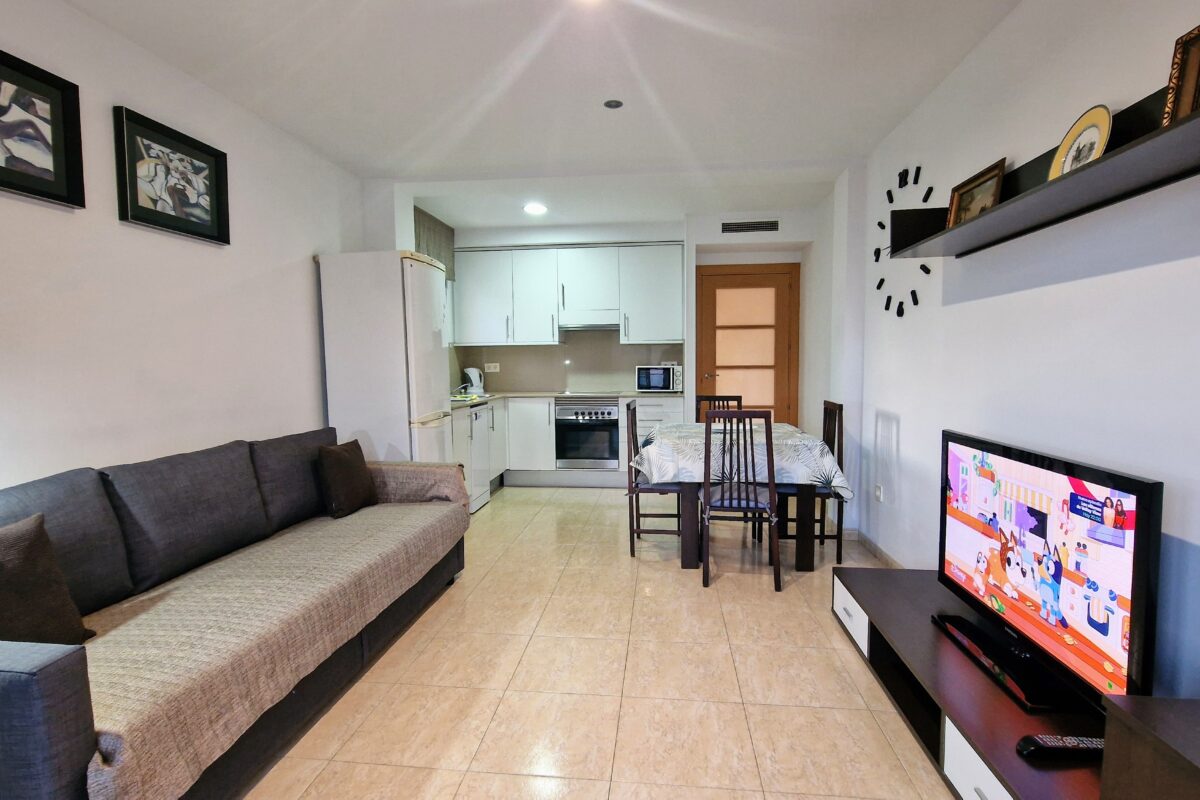 🏡 Cozy Apartment in the Heart of Lloret de Mar — Near the Beach!