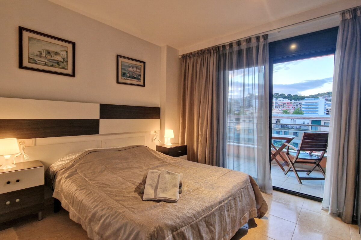🏡 Cozy Apartment in the Heart of Lloret de Mar — Near the Beach!