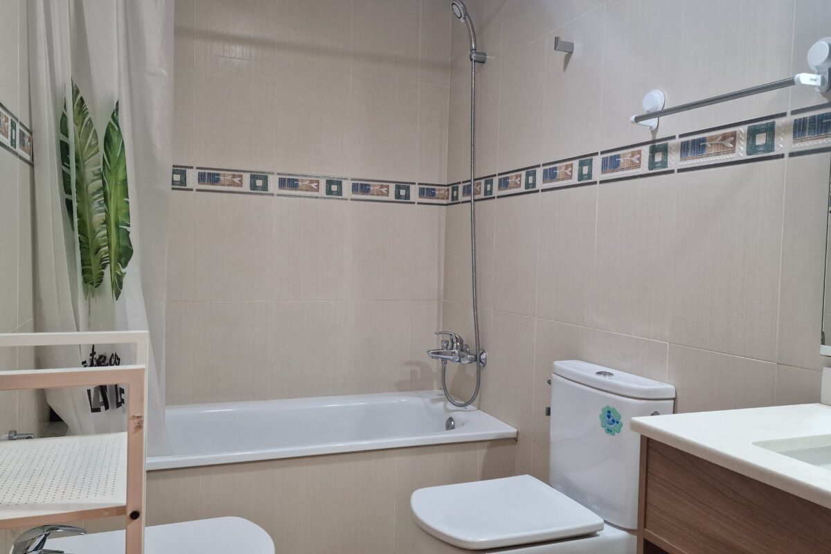 🏡 Cozy Apartment in the Heart of Lloret de Mar — Near the Beach!