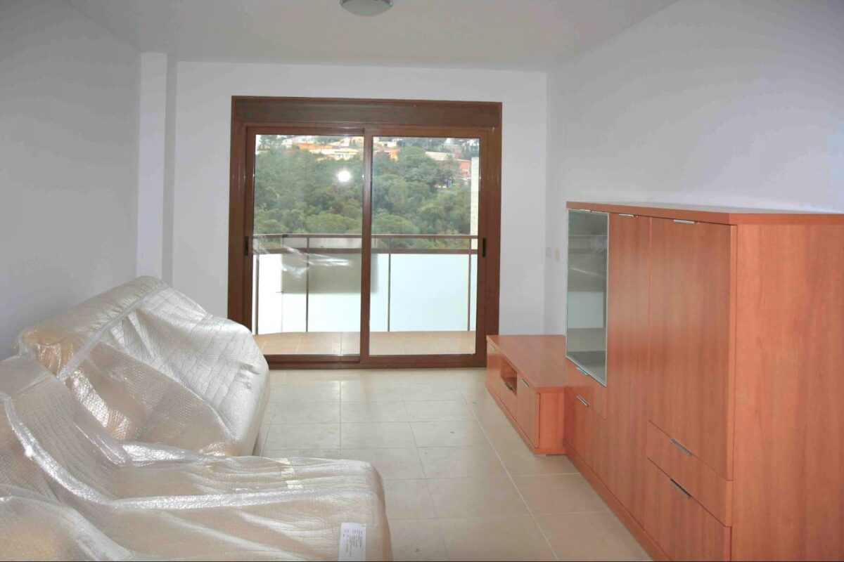 Modern Apartment with Pool and Parking in Lloret de Mar