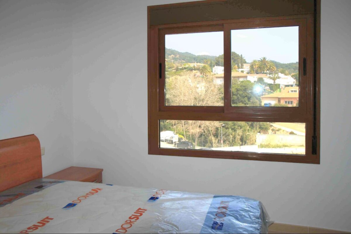 Modern Apartment with Pool and Parking in Lloret de Mar