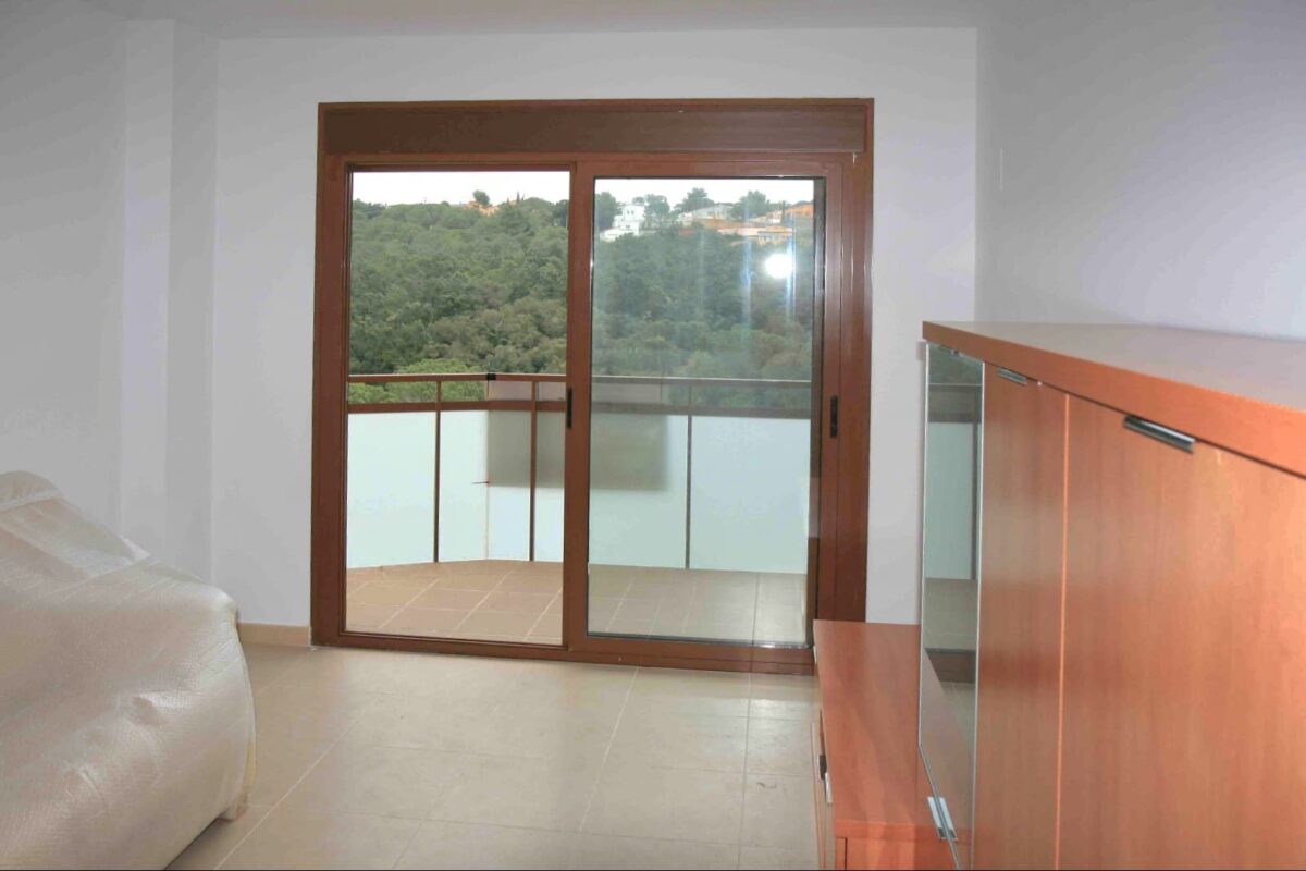 Modern Apartment with Pool and Parking in Lloret de Mar