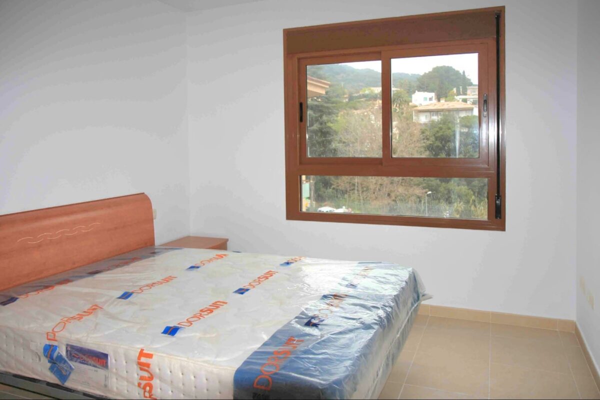 Modern Apartment with Pool and Parking in Lloret de Mar