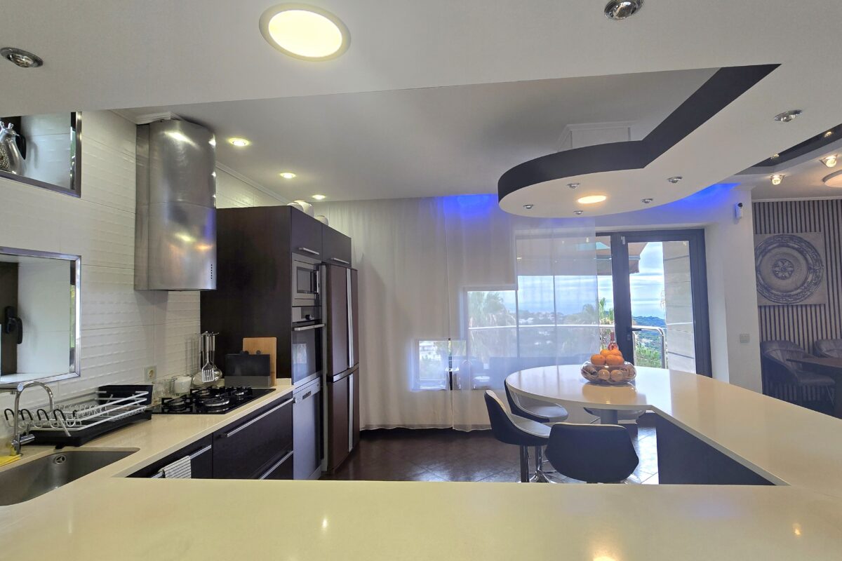 High-Yield Coastal Villa with Panoramic Sea Views & Rental License – Costa Brava