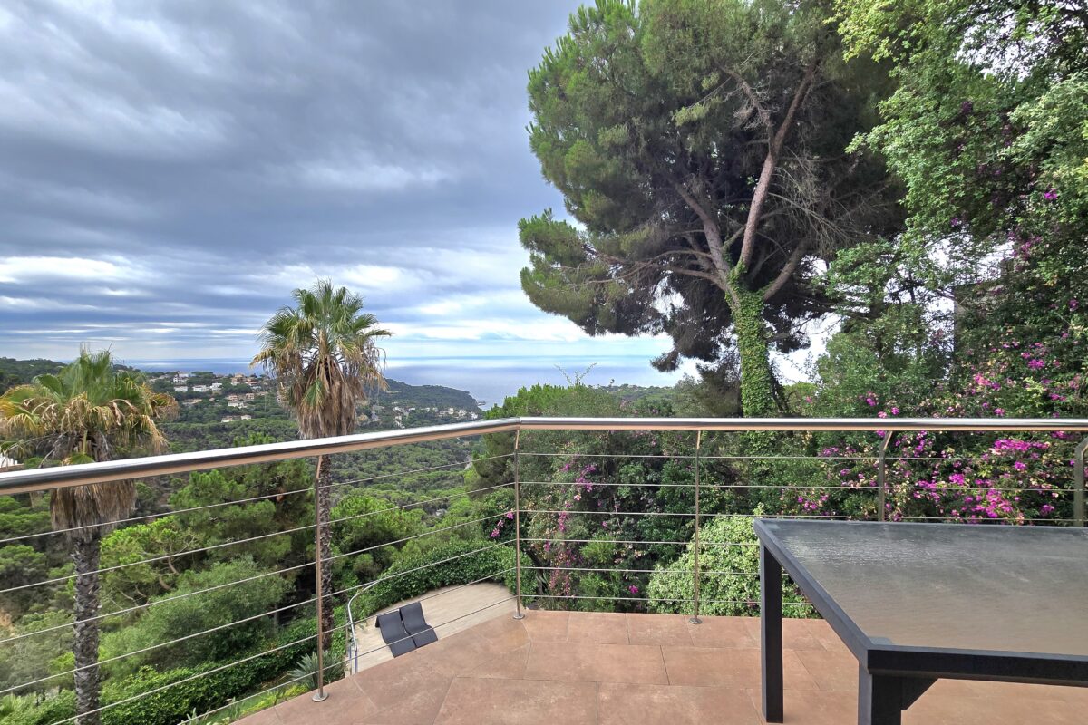 High-Yield Coastal Villa with Panoramic Sea Views & Rental License – Costa Brava