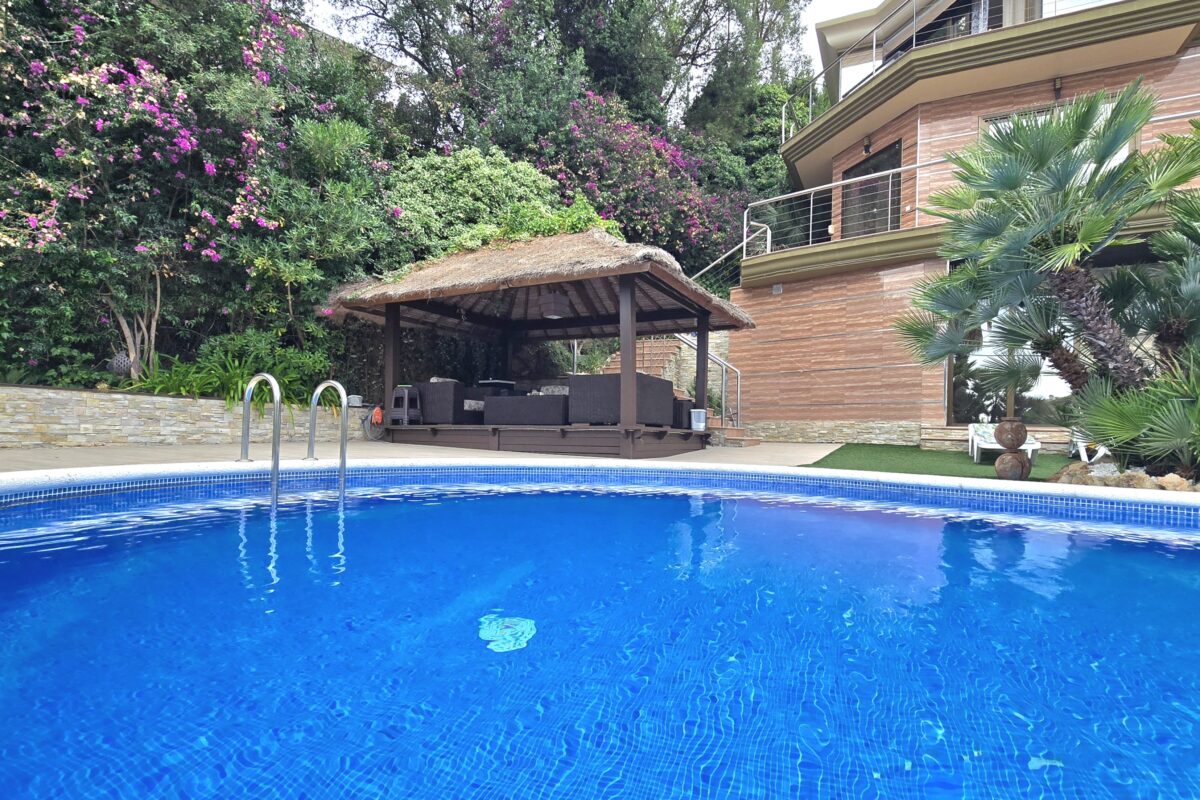 High-Yield Coastal Villa with Panoramic Sea Views & Rental License – Costa Brava