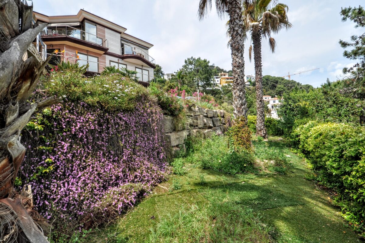 High-Yield Coastal Villa with Panoramic Sea Views & Rental License – Costa Brava