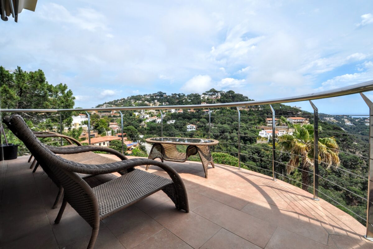 High-Yield Coastal Villa with Panoramic Sea Views & Rental License – Costa Brava