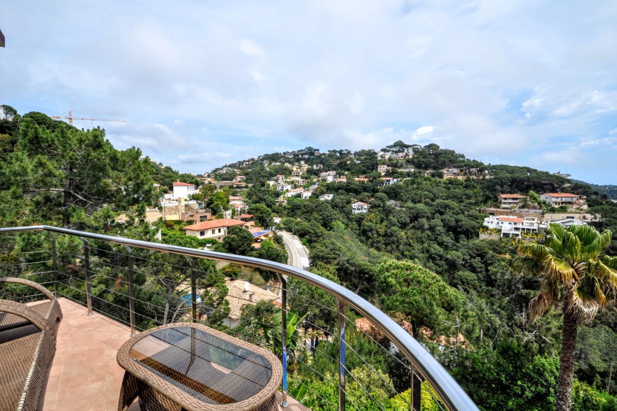 High-Yield Coastal Villa with Panoramic Sea Views & Rental License – Costa Brava