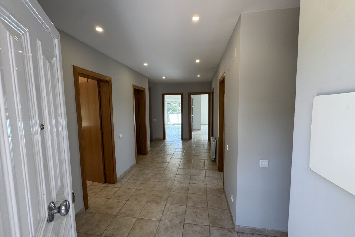 Detached House with Pool in Llinars del Vallès