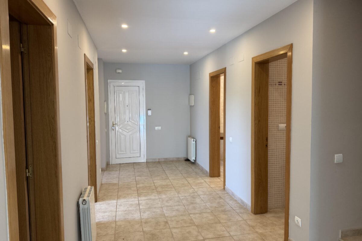 Detached House with Pool in Llinars del Vallès