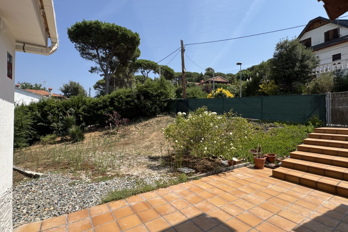 Detached House with Pool in Llinars del Vallès