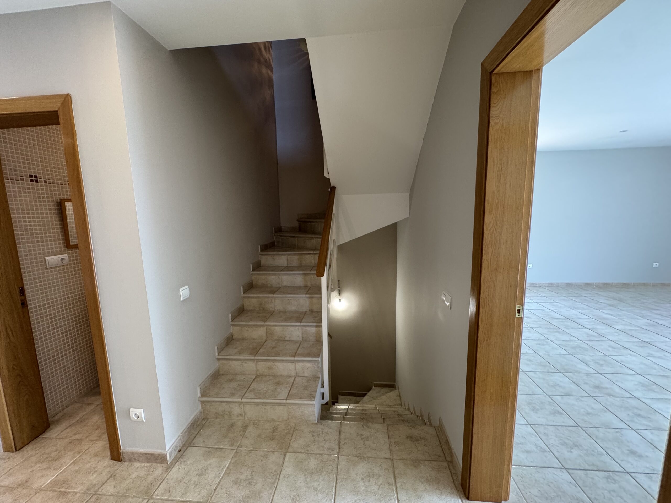 Escalera-superior-y-garage