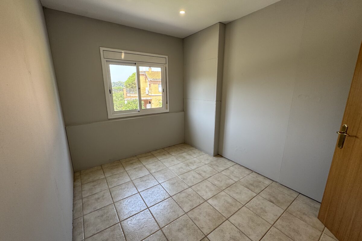 Detached House with Pool in Llinars del Vallès