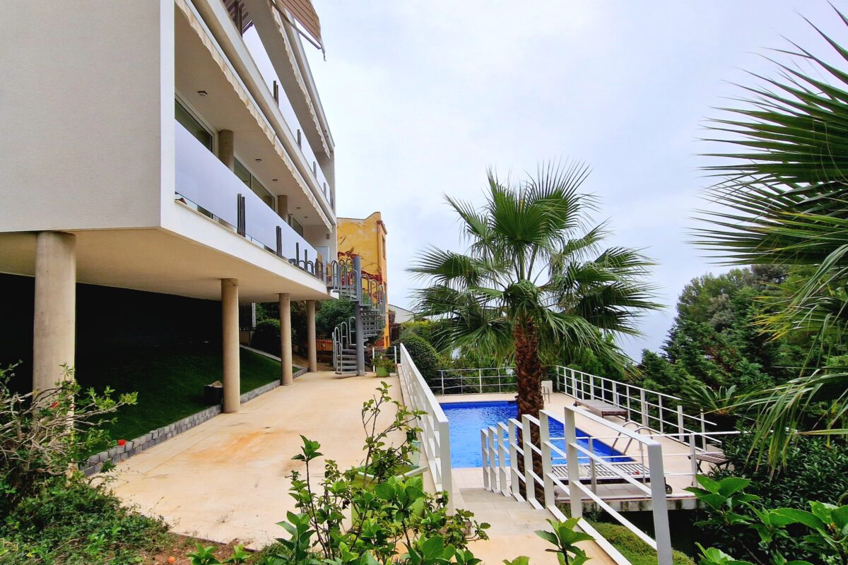 Sea View Villa for Sale in Lloret de Mar