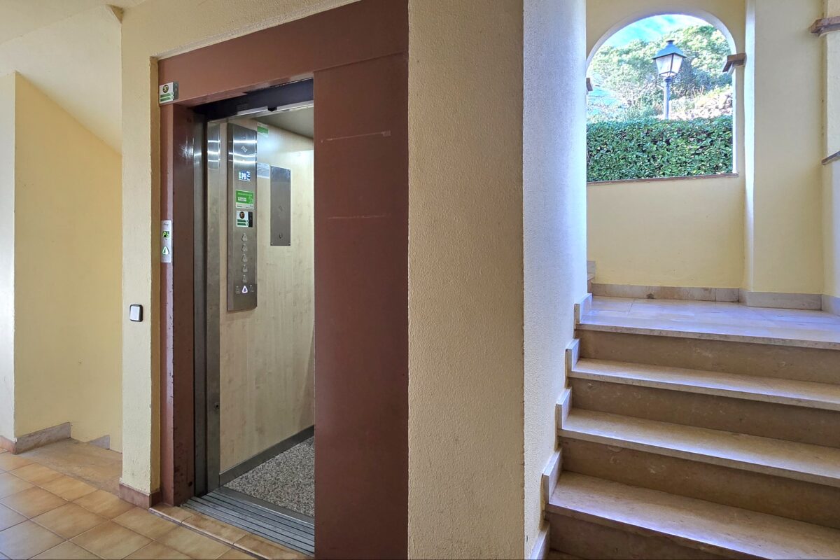 FOR SALE — Apartment with Sea View in Sant Feliu de Guíxols