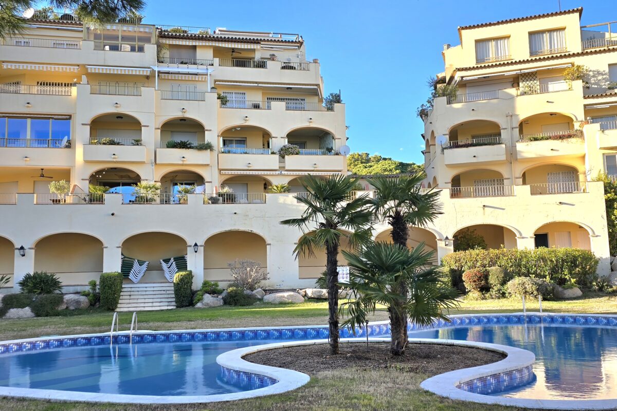 FOR SALE — Apartment with Sea View in Sant Feliu de Guíxols