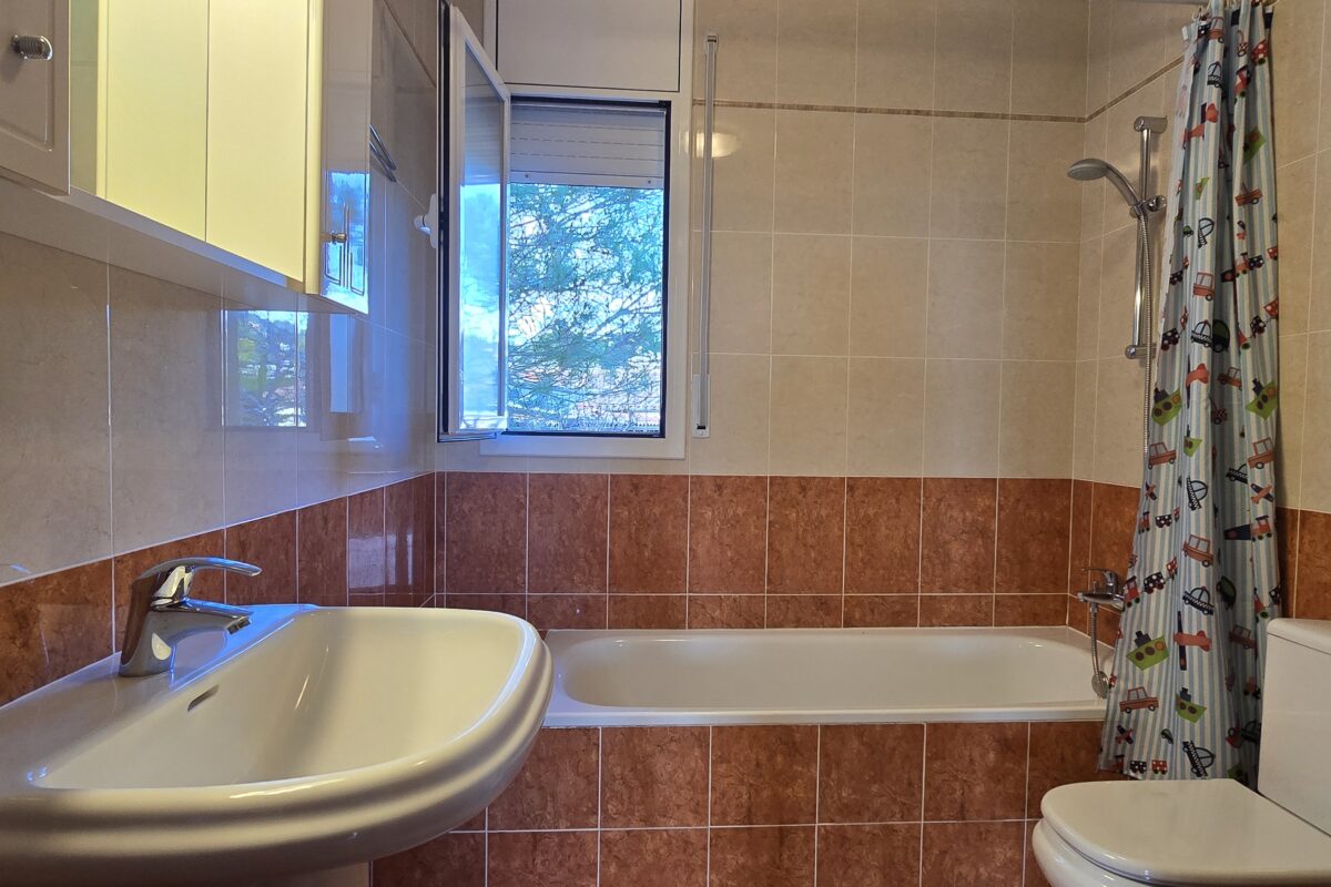 Detached Villa with Pool and Sea & Mountain Views in Pinares, Lloret de Mar