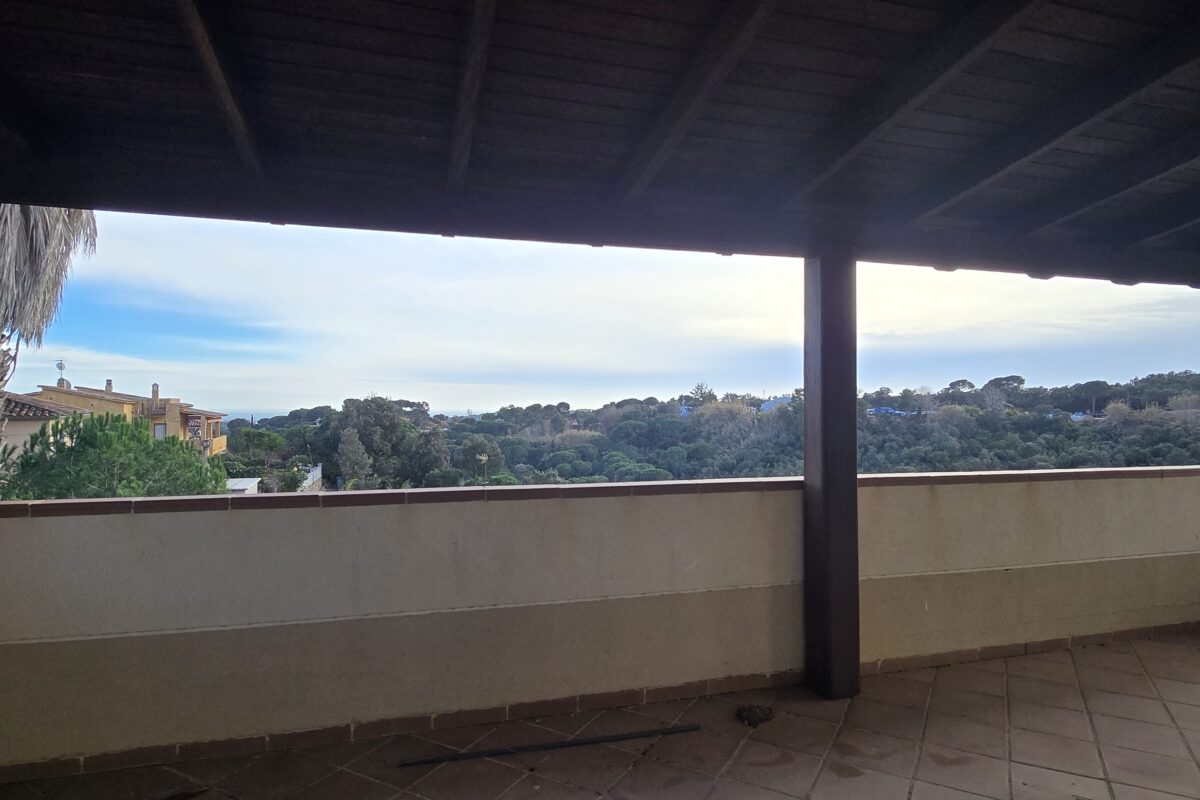 Detached Villa with Pool and Sea & Mountain Views in Pinares, Lloret de Mar